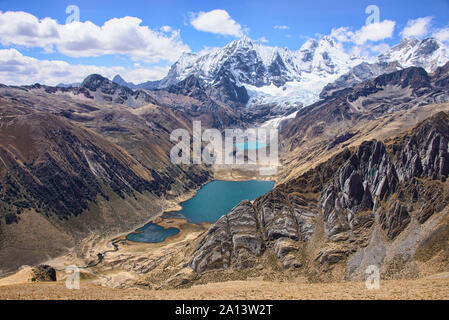 Laguna Jahuacocha und Yerupajá Vista in der Cordillera Huayhuash, Ancash, Peru Stockfoto