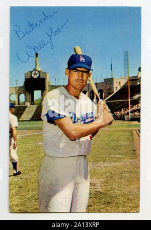 Vintage autographierte Farbe erinnerungsfoto von Los Angeles Dodgers Spieler Wally Mond ca. 1959. Stockfoto