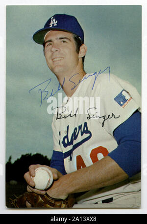 Vintage autographierte Farbe erinnerungsfoto von Los Angeles Dodgers player Bill Sänger ca. 70er Jahre. Stockfoto