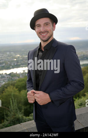 23. September 2019, Nordrhein-Westfalen, Königswinter: Der Schauspieler Benjamin Piwko kommt zur Wiedereröffnung des Hotel Petersberg. Foto: Henning Kaiser/dpa Stockfoto