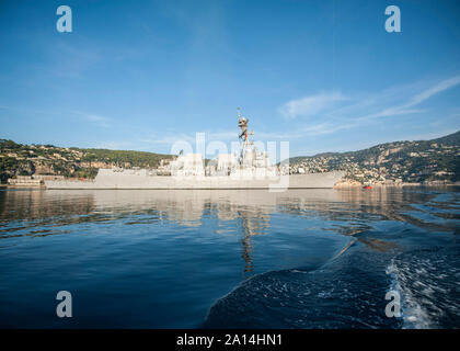 USS Truxtun macht eine geplante Hafen besuch in Villefranche, Frankreich. Stockfoto