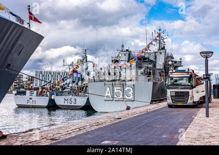 HDMS (LVS) VIRSAITIS 53 ist ein Schiff der Royal Danish Navy, günstig zum Zeitpunkt der Foto in Kopenhagen, Dänemark und Kleid für Ihre sich in Erinnerung rufen Stockfoto