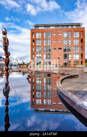 Die gentechnisch veränderten Paradies. Der Platz selbst ist in Granit Stein mit einem 400 Quadratmeter gebildet m-Brunnen. In den Brunnen Bjørn Nørgaard des scul Stockfoto