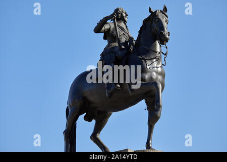 London, England - Sept 18, 2019: Das Reiterstandbild von Charles I., die am ursprünglichen Standort von Charing Cross sitzt, jetzt die Oberseite von Whitehall. Konzipiert Stockfoto