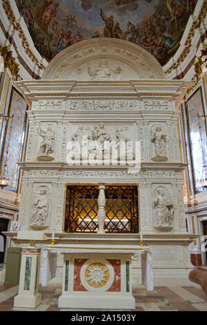 L'Aquila (Abruzzen, Italien) - historische Orgel in der Kirche San Bernardino Stockfoto