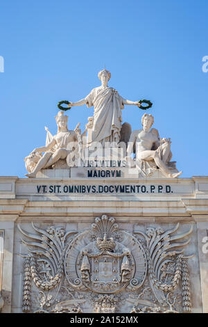 Close-up des 18. Jahrhunderts Arco da Rua Augusta, Triumphbogen, Gateway, in Baixa in Lissabon, Portugal, an einem sonnigen Tag. Stockfoto