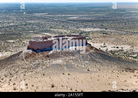 Die Ruinen der Festung Ayaz Kala ("Eis Festung") alte Choresm, in der kyzylkum Wüste in Usbekistan Stockfoto