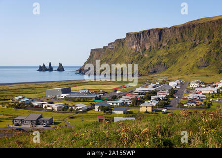 Das Dorf Vik, Luftaufnahme, Island Stockfoto