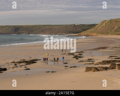Menschen Spaß am Strand in Großbritannien Stockfoto