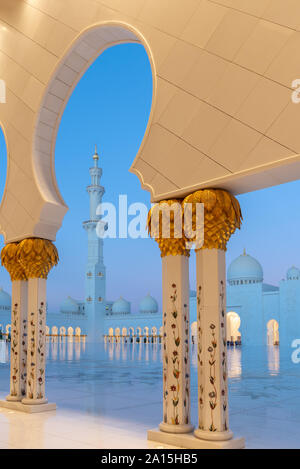 Sheikh Zayed Moschee in Abu Dhabi in der Nähe von Dubai, Vereinigte Arabische Emirate Stockfoto