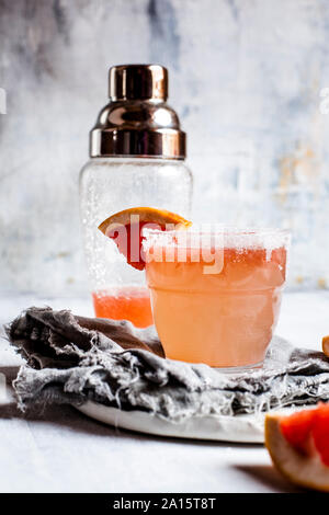 Mexikanische Paloma Drink in Salz mit Bördelrand Glas Stockfoto