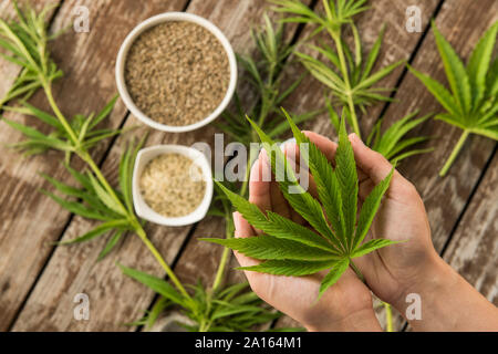 Marihuana Samen Auf Holzlöffel Und Marihuana Blatt Auf Holz
