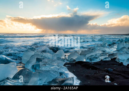 Island, South Island, Fjallsarlon Gletschersee bei Sonnenuntergang Stockfoto