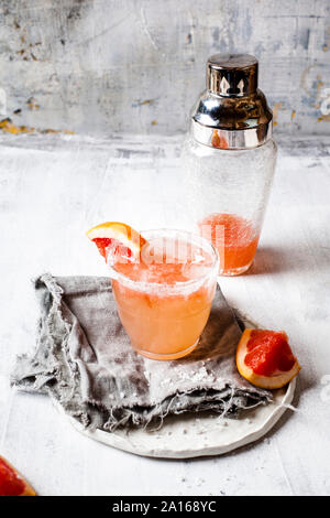 Mexikanische Paloma Cocktail in Salz mit Bördelrand Glas Stockfoto