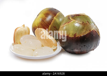 Palmyra Palm, Toddy Palm oder Sugar Palm Obst isoliert auf weißem Hintergrund Stockfoto