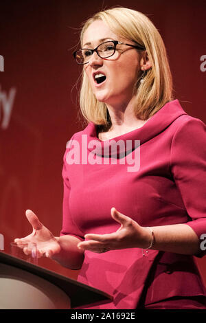 Das Brighton Centre, Brighton, UK. 24 Sep, 2019. Hon Rebecca lange Bailey MP, Schatten Staatssekretär für Energie und industrielle Strategie richtet sich auf die Labour Party Herbst Konferenz am Dienstag, den 24. September 2019 an der Brighton Centre, Brighton. Bild von der Credit: Julie Edwards/Alamy leben Nachrichten Stockfoto