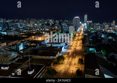Drone Nacht Blick von Baixa, Maputo, Mosambik Stockfoto