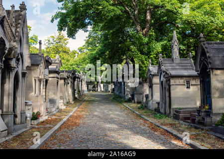 Gräber in Pere Lachaise Friedhof - Paris, Frankreich Stockfoto