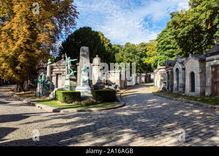 Gräber in Pere Lachaise Friedhof - Paris, Frankreich Stockfoto