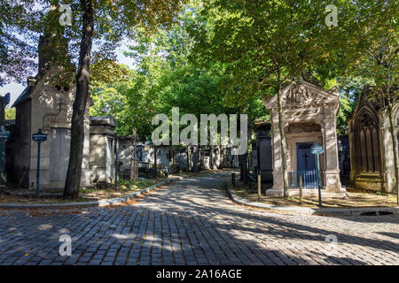 Gräber in Pere Lachaise Friedhof - Paris, Frankreich Stockfoto