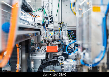 Komplizierte Maschinen im modernen Werk, Stuttgart, Deutschland Stockfoto