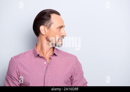 Close up Portrait von Gentleman Blick über die Schulter drehen Kopf asid Stockfoto