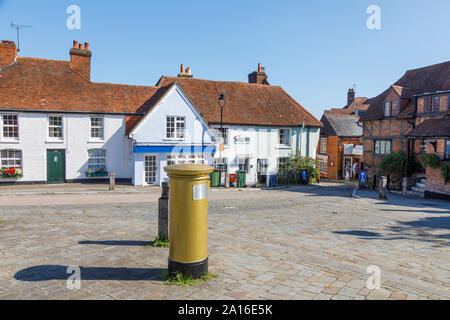 Olympisches Gold Säule box für Radfahrer Dani König auf dem Platz in Hamble-le-Reis, einem Dorf an der Küste auf dem Solent, Hampshire, South Coast, England, Grossbritannien Stockfoto