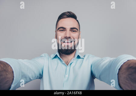 In der Nähe von Studio Foto Portrait von froh begeistert fröhliche Gute moo Stockfoto