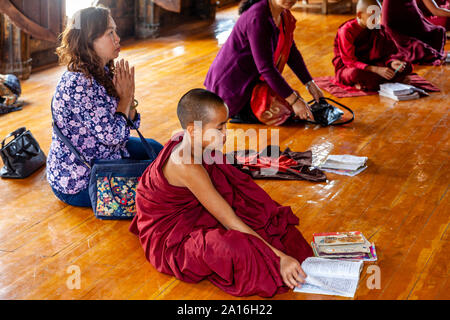 Yaunghwe Kyaung Kloster Shwe Nyaung Shwe See Inle, Shan Staat, Myanmar Stockfoto