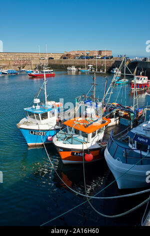 Fischerboote in den Victoria Harbour, Dunbar. Schottland Stockfoto