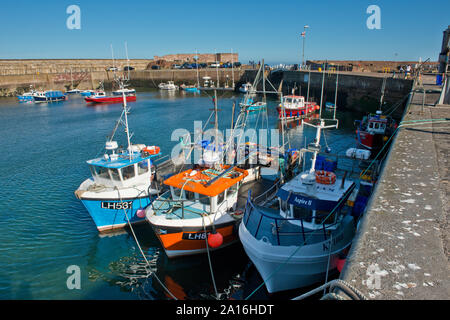 Fischerboote in den Victoria Harbour, Dunbar. Schottland Stockfoto