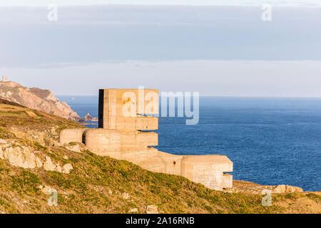 Der zweite Weltkrieg deutsche MP4 L'Angle Beobachtungsturm in Guernsey Stockfoto