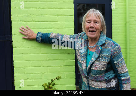 Den Helder, Niederlande. 24 Sep, 2019. DEN HELDER, 24-09-2019, Green House, beurteilt, Ineke Van Amersfoort, Eigentümer, falsche Farbe Credit: Pro Schüsse/Alamy leben Nachrichten Stockfoto