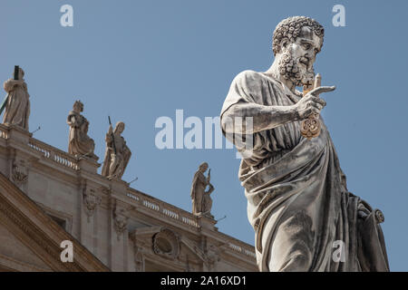 Statue von St. Peter. Petersdom, Vatikan, Italien Stockfoto