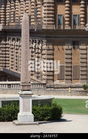 Die Boboli Gärten Amphitheater mit Palazzo Pitti und Ägyptische Obelisk von Luxor/Piazza de' Pitti, 1, 50125 Firenze FI, Italien Stockfoto