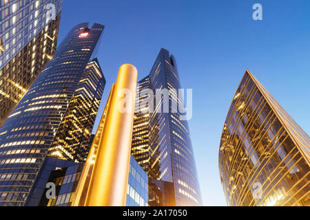 Paris, France - September 2, 2019: Wolkenkratzer im Geschäftsviertel La Defense Paris Frankreich. Touren Société Générale Twin Towers sind 167 m hoch Stockfoto