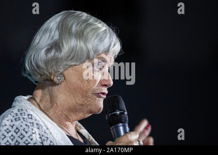 Ann Widdecombe spricht während der Brexit Parteitag in Newport, Wales, September 2019. Stockfoto