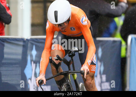 Harrogate, Großbritannien. 24. September 2019. Annemiek Van Vleuten des Nethlerlands kreuzt die Linie Bronze in der 2019 UCI Road World Championships Frauen Elite Einzelzeitfahren zu nehmen. September 24, 2019 Credit Dan-Cooke/Alamy leben Nachrichten Stockfoto