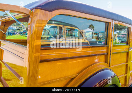 Ein 1937 Chevrolet Woodie auf der 19. jährlichen Woodies am Strand Car Show in Santa Barbara, Kalifornien. Stockfoto