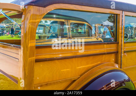 Ein 1937 Chevrolet Woodie auf der 19. jährlichen Woodies am Strand Car Show in Santa Barbara, Kalifornien. Stockfoto