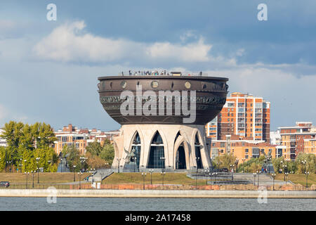 Kasan, Russland - 15. SEPTEMBER 2019: Kazan Familie Mitte in Kazan Stadt der Republik Tatarstan. Stockfoto