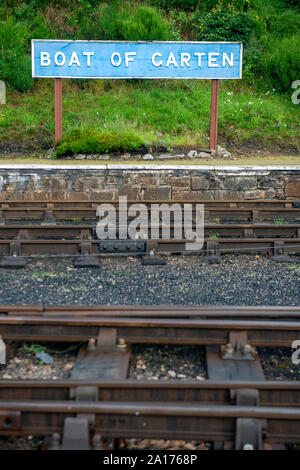 Zeichen auf der Plattform in der Boot von Bahnhof Zoo im Cairngorms Nationalpark, Schottland, Teil des historischen Strathspey Railway Stockfoto