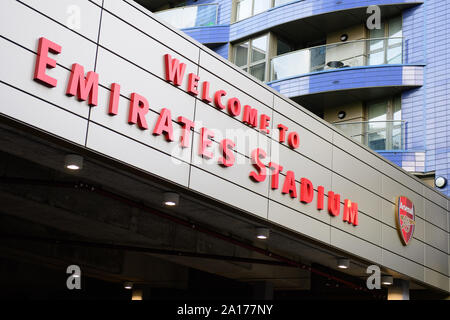 LONDON, ENGLAND SEPT 24. Spieler Eingang während der carabao Pokalspiel zwischen dem FC Arsenal und Nottingham Forest im Emirates Stadium, London am Dienstag, den 24. September 2019. (Credit: Jon Hobley | MI Nachrichten) das Fotografieren dürfen nur für Zeitung und/oder Zeitschrift redaktionelle Zwecke verwendet werden, eine Lizenz für die gewerbliche Nutzung Kreditkarte erforderlich: MI Nachrichten & Sport/Alamy leben Nachrichten Stockfoto