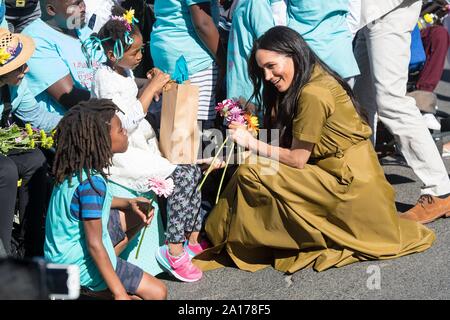 Kapstadt, Südafrika. 24 Sep, 2019. Meghan, die Herzogin von Sussex, besuchen Sie das Bo Kaap in Kapstadt, am 24. September 2019, zum Tag des Denkmals, eine Feier der großen Vielfalt der Kulturen am 2. Tag der amtlichen Besuch in AfricaCredit: Albert Nieboer/Niederlande/Point de Vue |/dpa/Alamy Leben Nachrichten teilnehmen Stockfoto