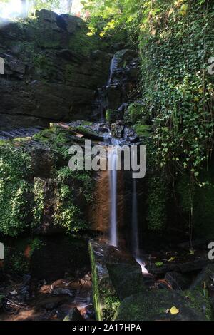 Torheit Dolly fällt, Meltham in West Yorkshire Stockfoto