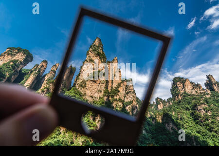 Die Zusammenkunft der Himmlischen Soldaten malerischen Felsformationen in einem Frame, Avatar Berge Natur Park, Niagara-on-the-Lake, Hunan Stockfoto