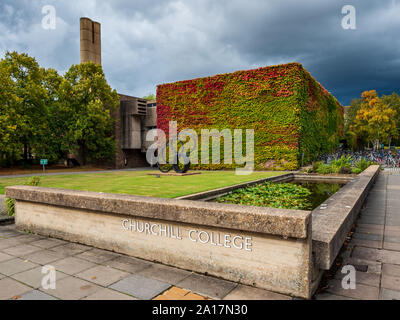 Churchill College Cambridge - Eintritt zum College-Campus. Die ersten Studenten, die im Jahre 1958 gegründet wurden, kamen im Jahre 1960 an. Architekt Sheppard Robson Stockfoto