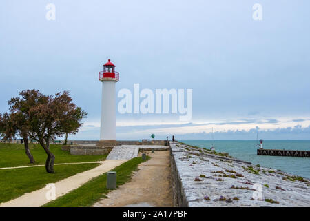 St Martin de Re, Frankreich - Mai 09, 2019: Phare de Saint-Martin-de-Re ist ein Leuchtturm auf der Insel Ile de Re in Frankreich Stockfoto