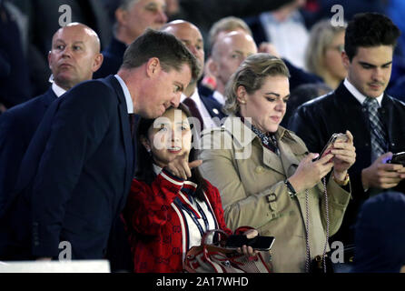 Southampton Besitzer Nelly Jisheng und Katharina Liebherr auf der Tribüne während der carabao Pokal, dritte Runde bei Fratton Park, Portsmouth. Stockfoto