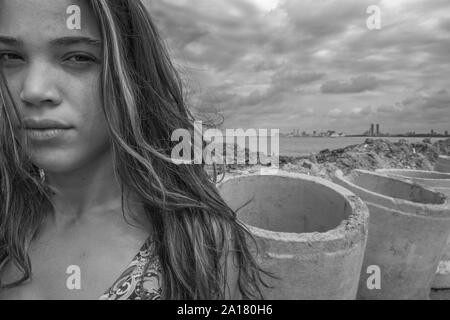 Portrait von charmante Frau in den Slums von Olinda, Pernambuco, Brasilien Stockfoto